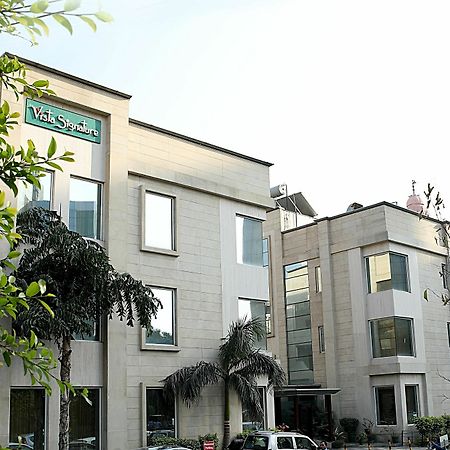 Inde Hotel Signature Tower Gurgaon Bagian luar foto