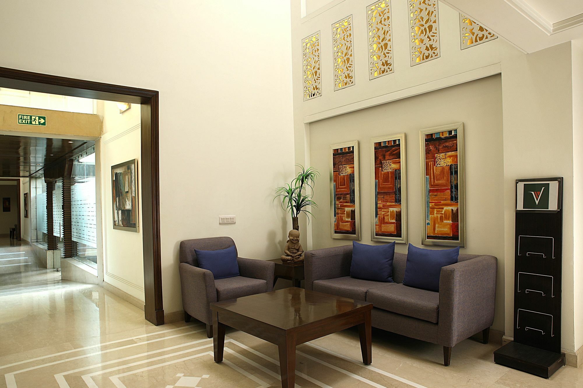 Inde Hotel Signature Tower Gurgaon Bagian luar foto