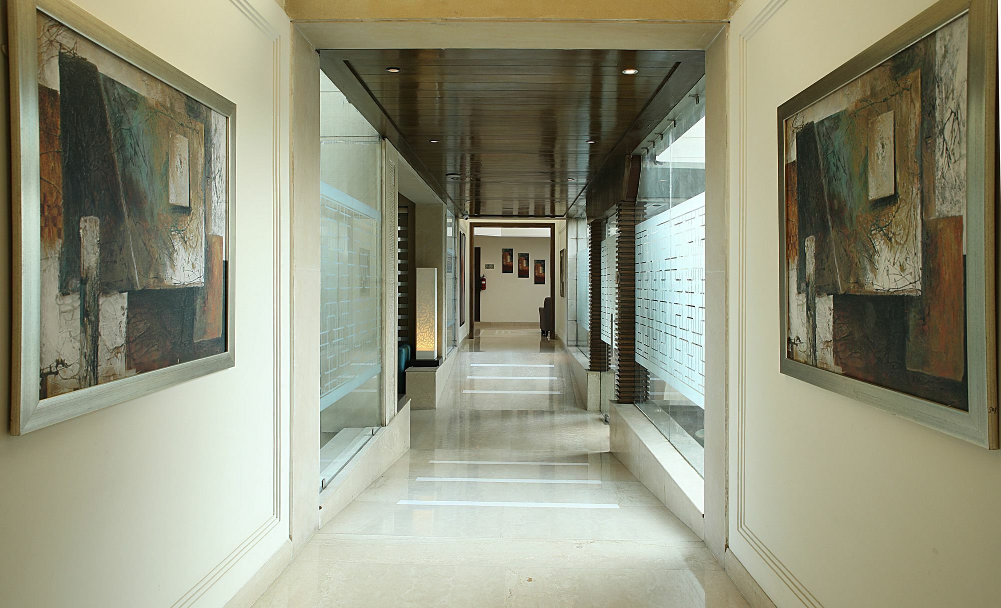 Inde Hotel Signature Tower Gurgaon Bagian luar foto