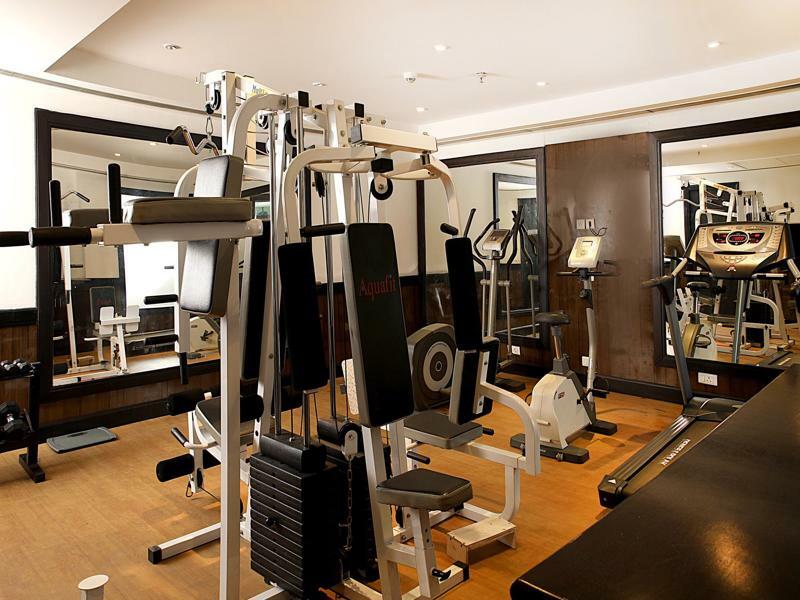 Inde Hotel Signature Tower Gurgaon Bagian luar foto